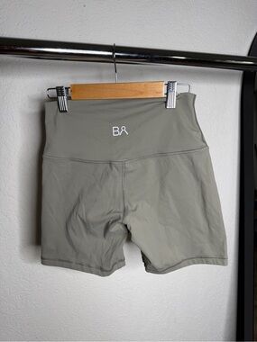 High-Waist Performance Shorts in Olive